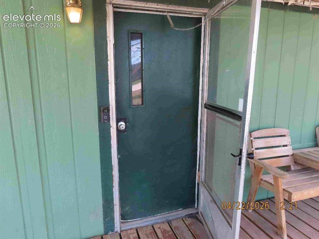 Image 10 of 25: Entry