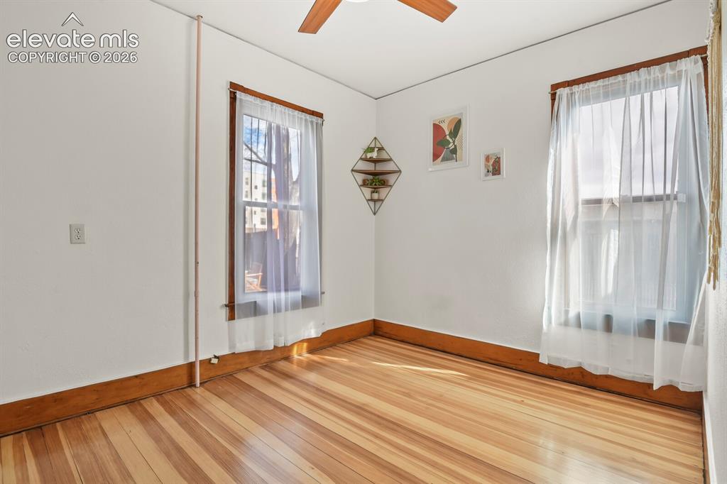 Image 12 of 36: Main level bedroom