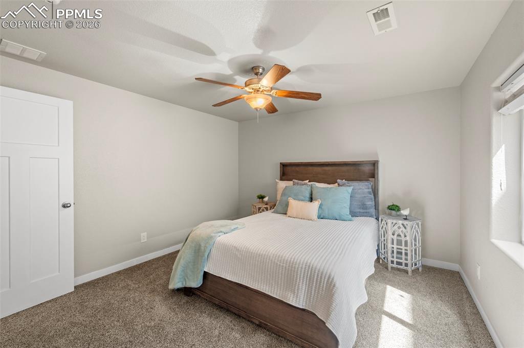 Image 29 of 42: Bedroom