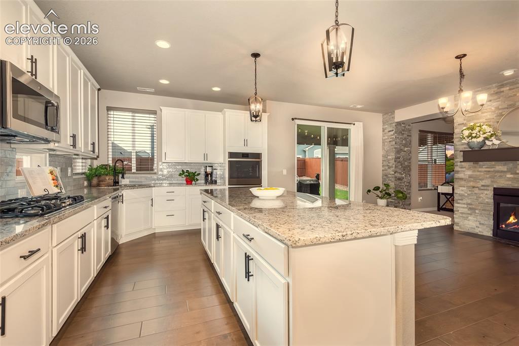 Image 10 of 37: Kitchen