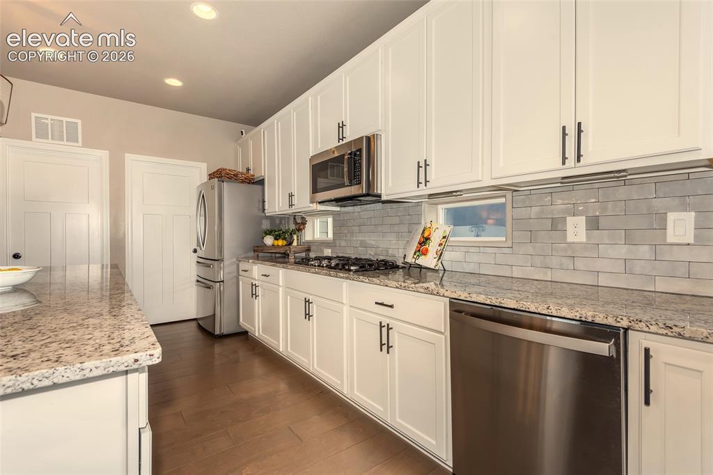 Image 12 of 37: Kitchen