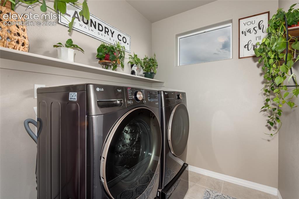 Image 32 of 37: Laundry