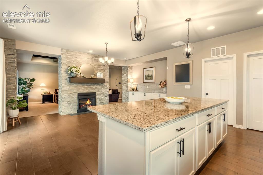 Image 9 of 37: Kitchen