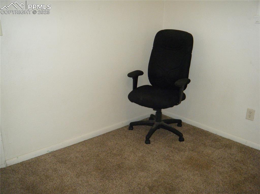 Image 14 of 30: Bedroom