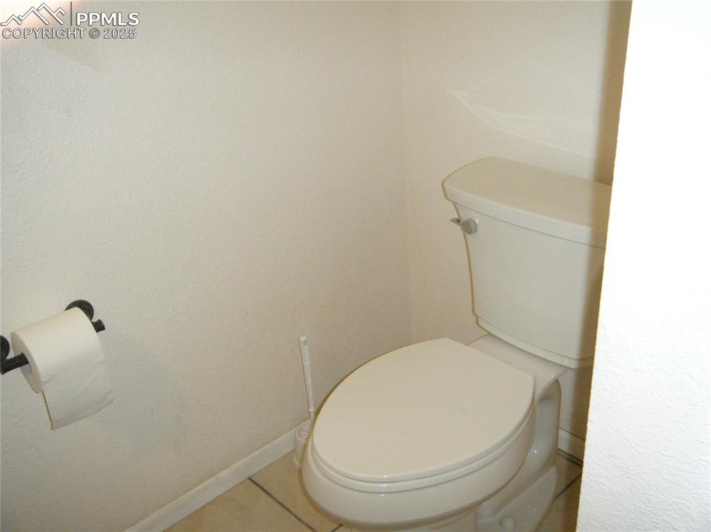 Image 26 of 30: Bathroom