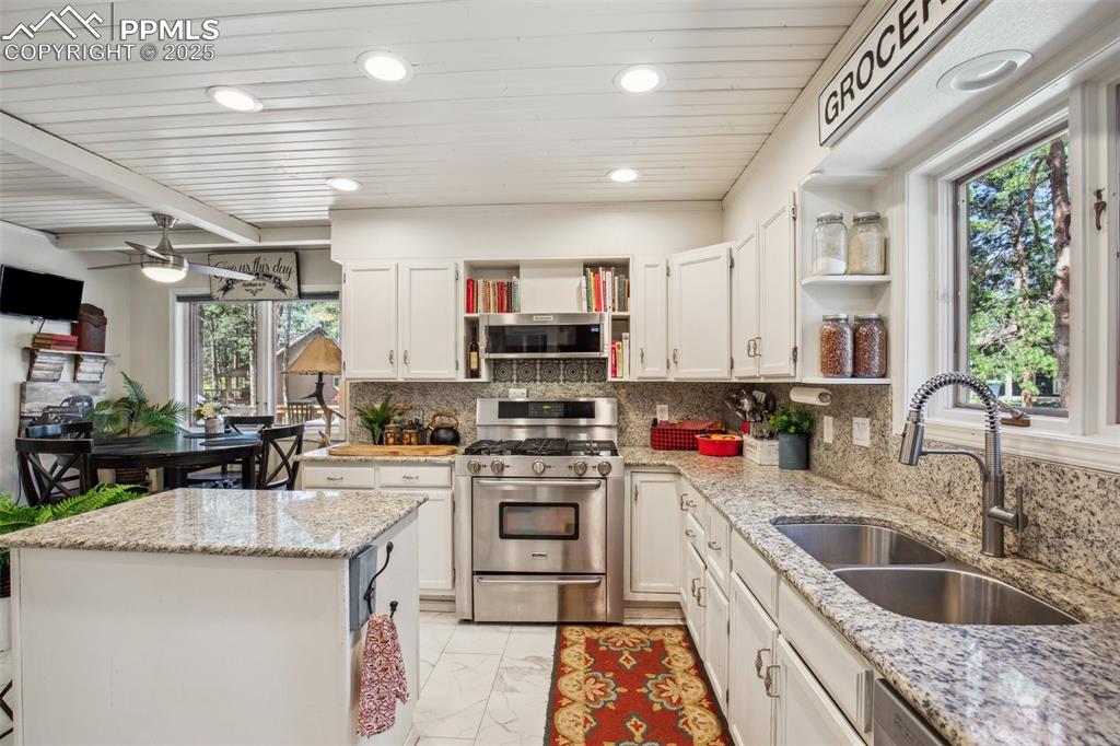 Image 11 of 43: Kitchen