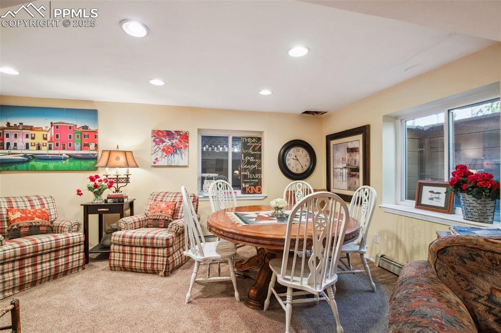 Image 26 of 43: Family Room