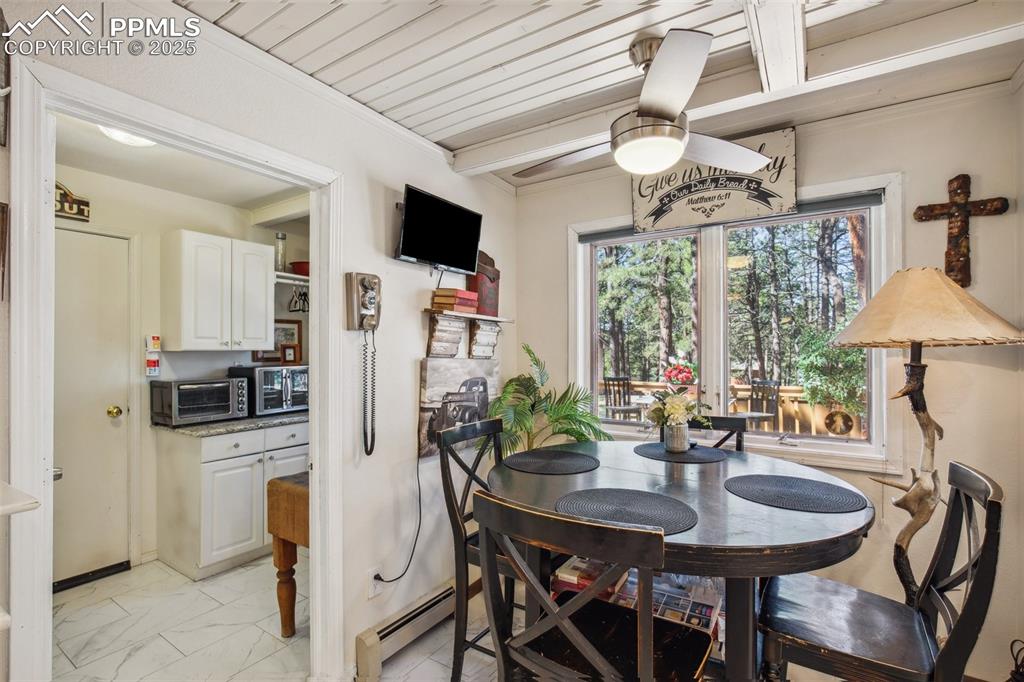 Image 7 of 43: Dining Area