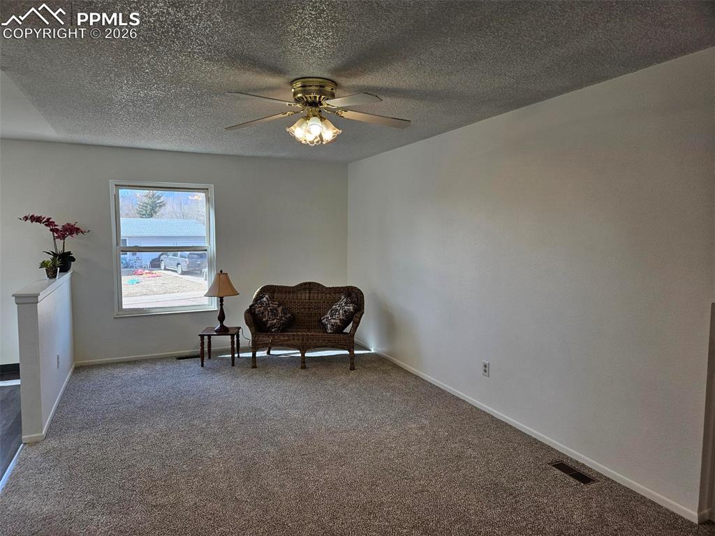 Image 5 of 35: Living Room