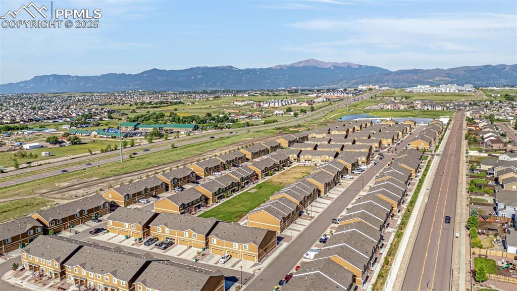 Image 19 of 19: Easy access to Powers Corridor as well as quick routes to military bases th