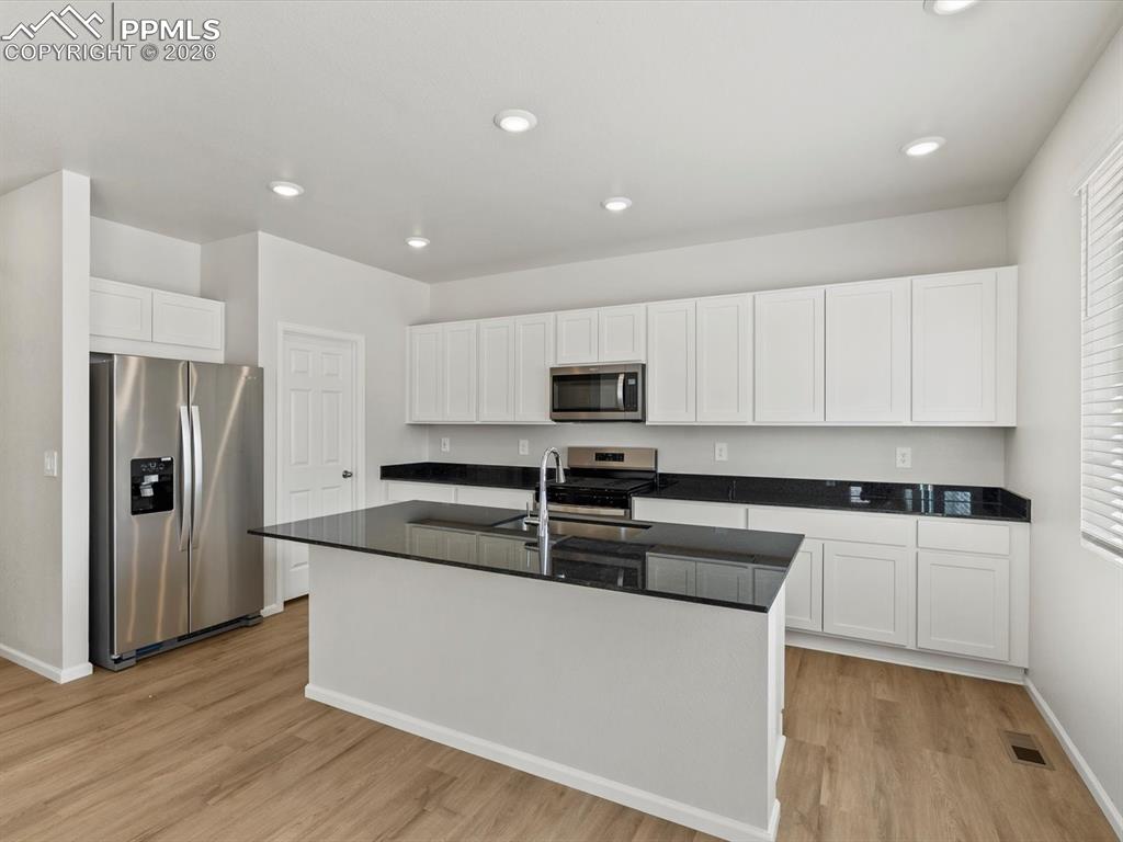 Image 10 of 34: Kitchen