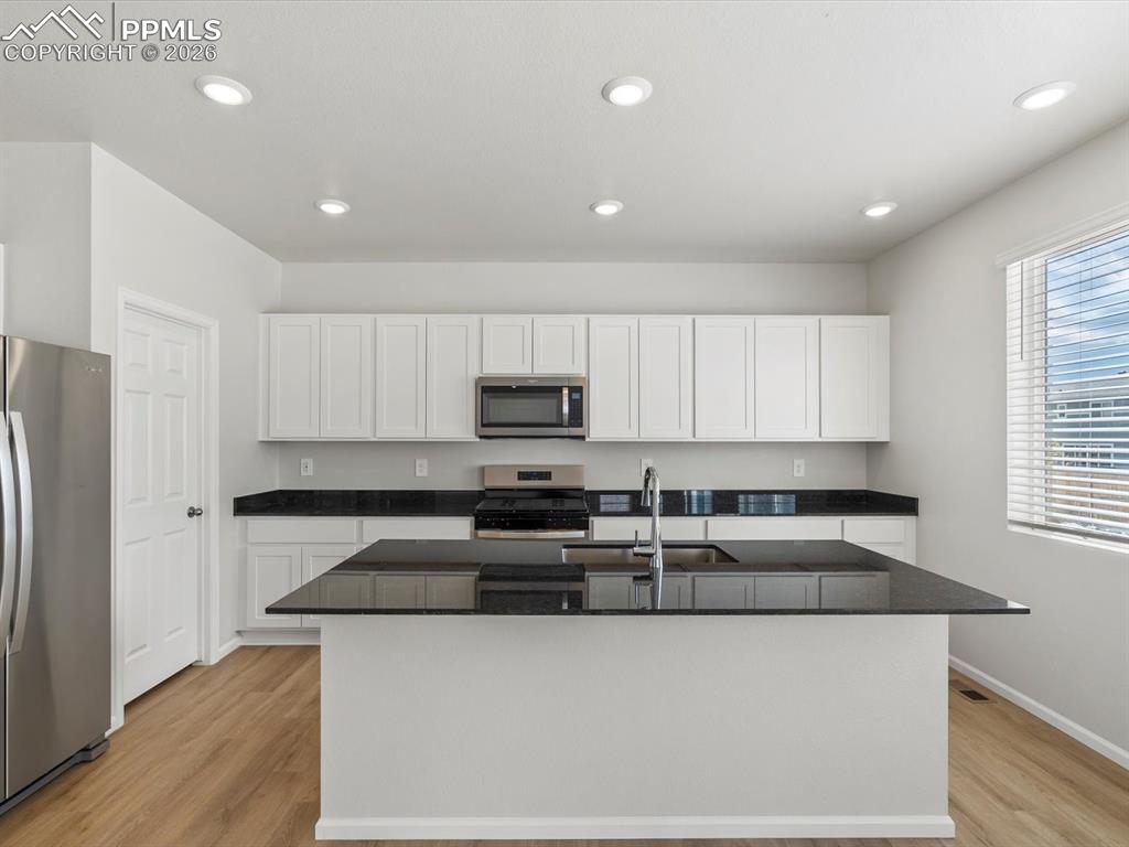 Image 8 of 34: Kitchen