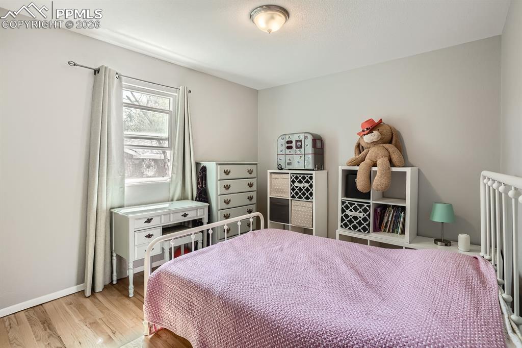 Image 21 of 37: Bedroom