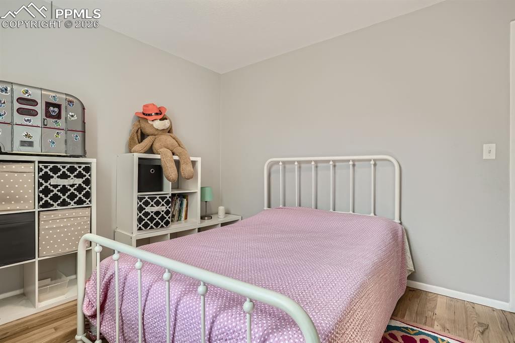 Image 22 of 37: Bedroom