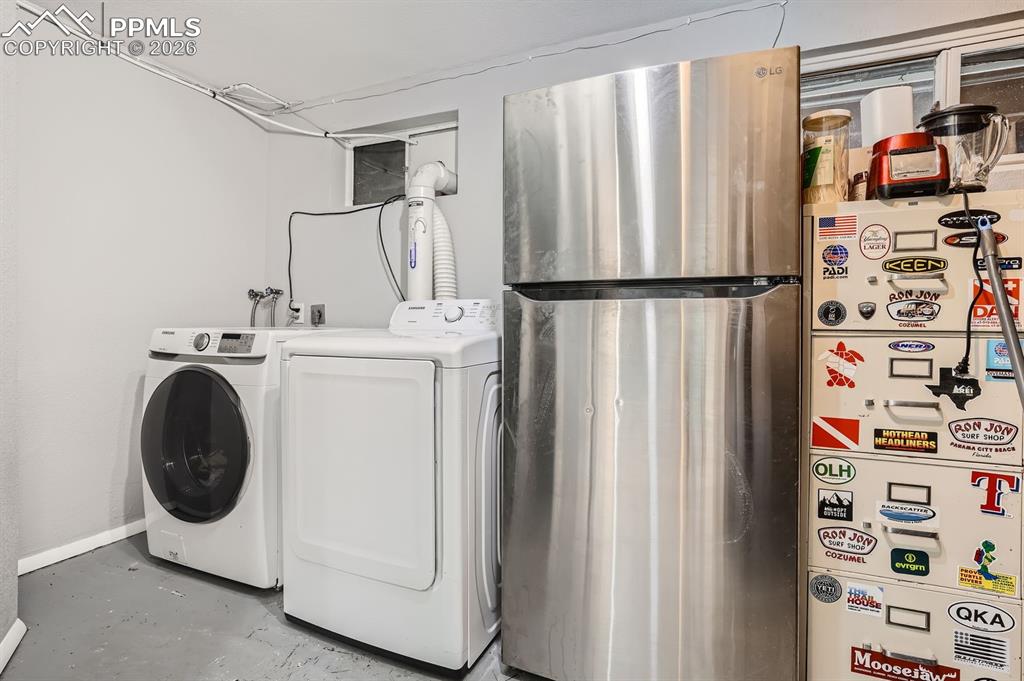 Image 24 of 37: Laundry