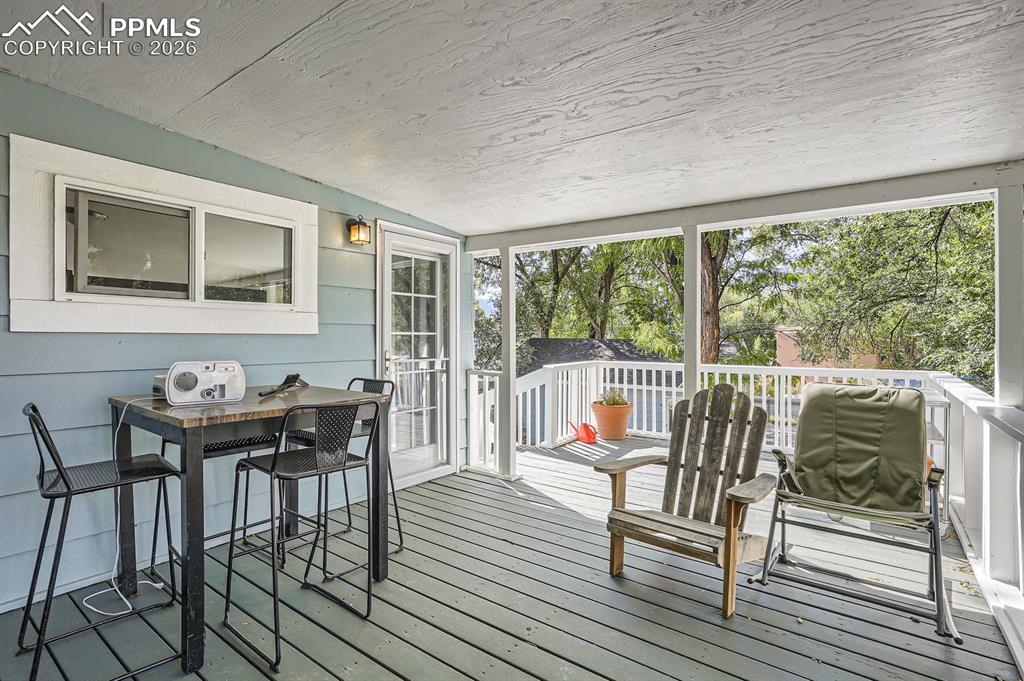 Image 27 of 37: Sun Room