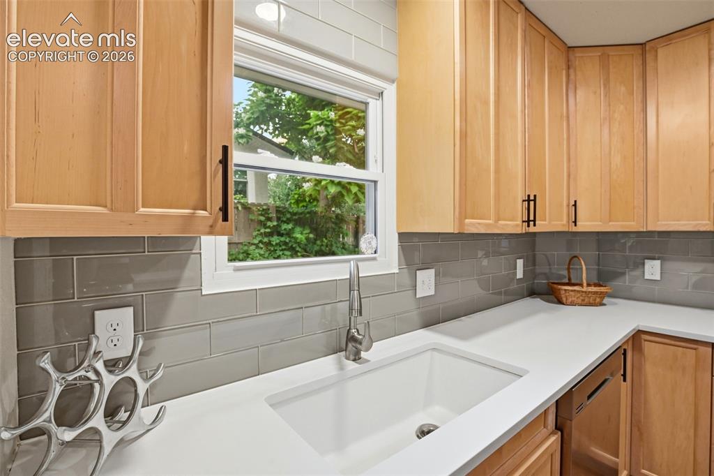 Image 12 of 45: Kitchen