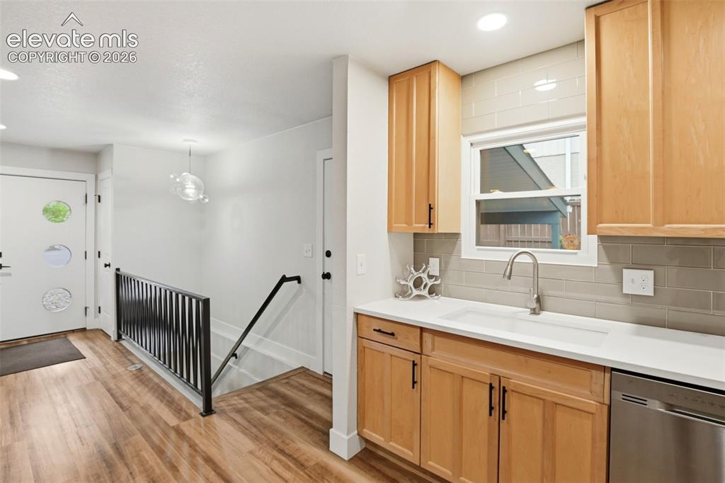 Image 13 of 45: Kitchen