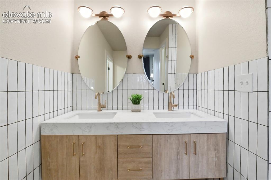 Image 20 of 45: Master Bathroom