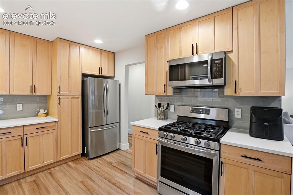 Image 8 of 45: Kitchen
