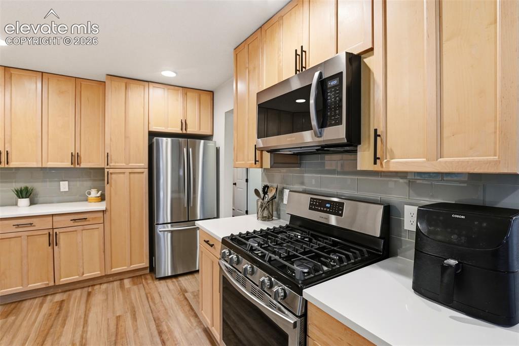 Image 9 of 45: Kitchen