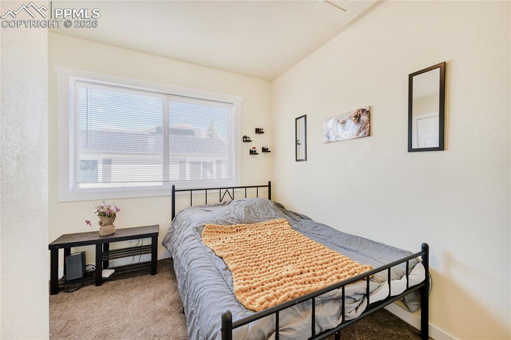 Image 15 of 34: Bedroom