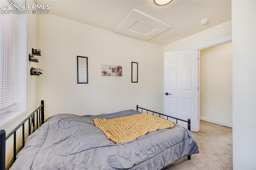 Image 16 of 34: Bedroom