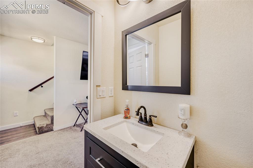 Image 17 of 34: Bathroom