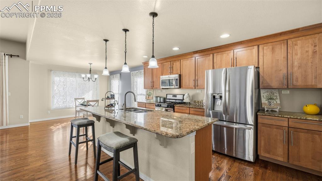 Image 15 of 47: Kitchen