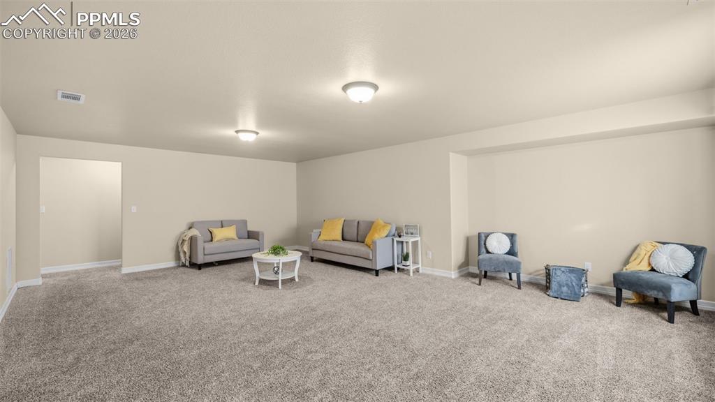 Image 32 of 47: Sitting Room