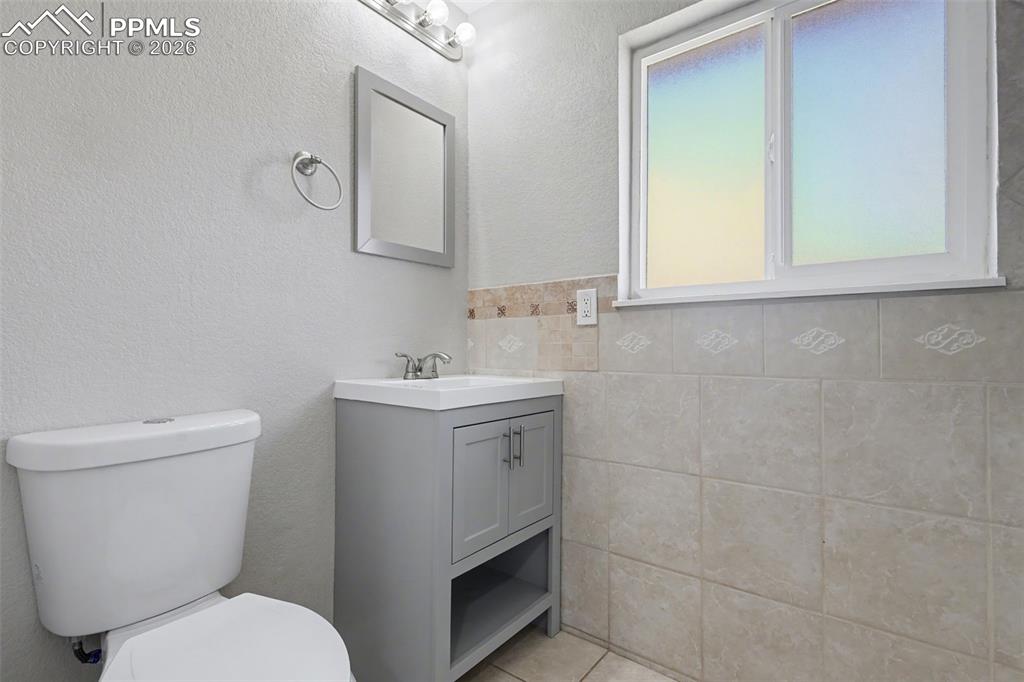 Image 15 of 29: Bathroom