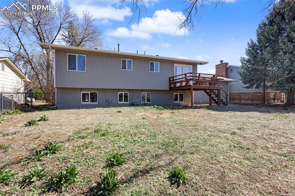 Image 27 of 29: Back of Structure