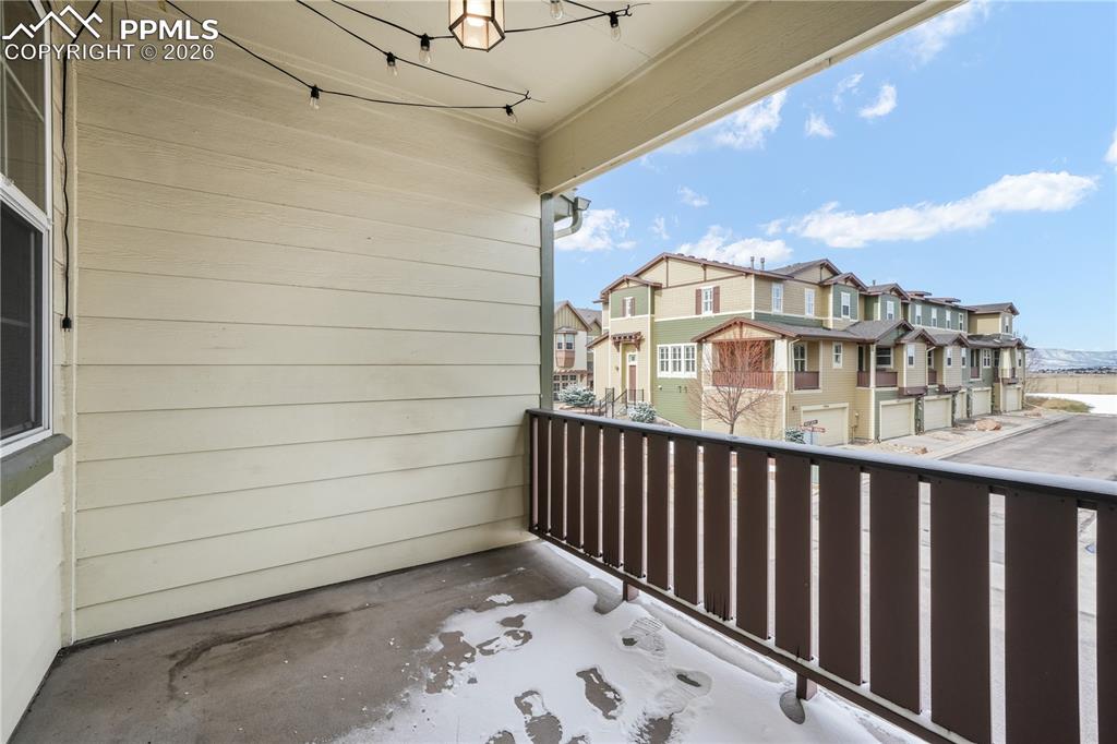 Image 28 of 50: Trex covered patio