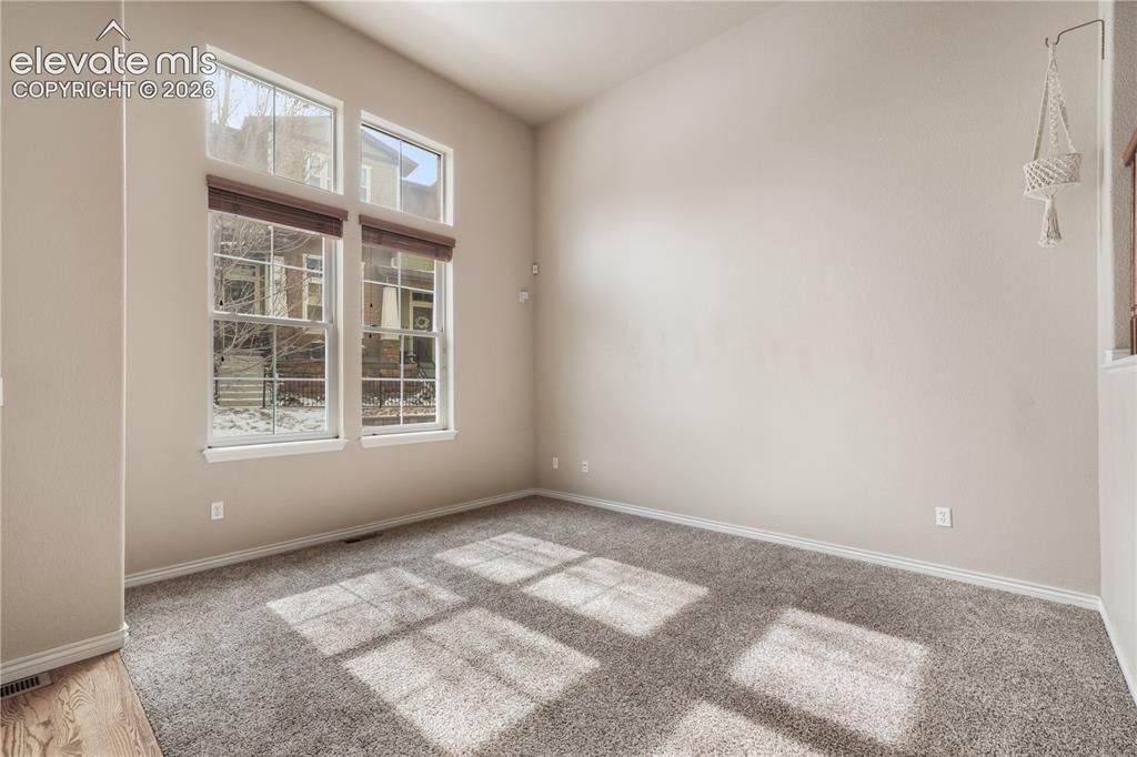 Image 7 of 50: Entry and living room