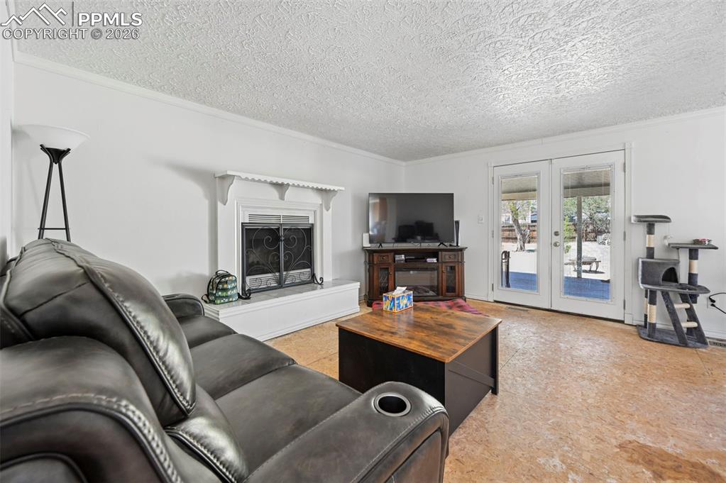 Image 8 of 41: Living Room