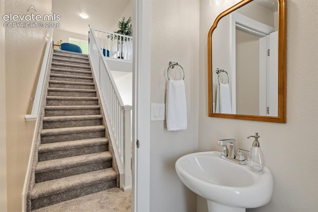 Image 18 of 34: Bathroom
