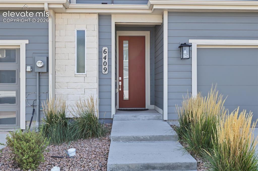 Image 9 of 34: Great curb appeal