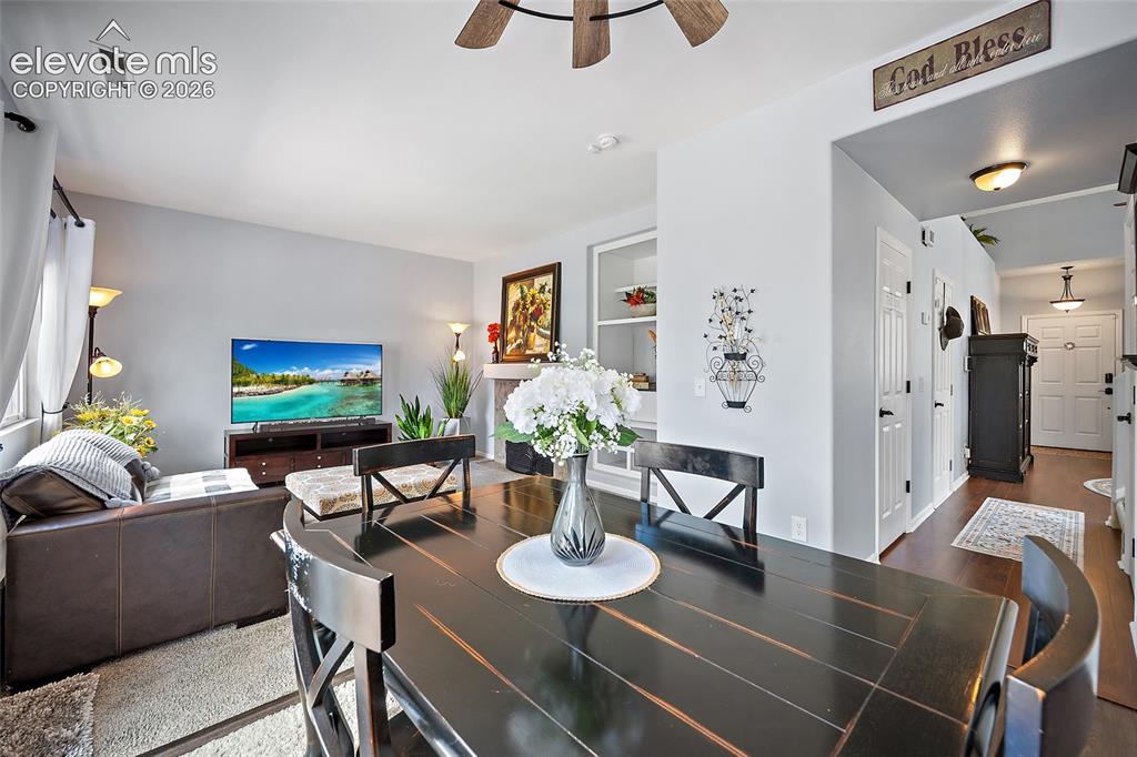 Image 10 of 40: Dining Area