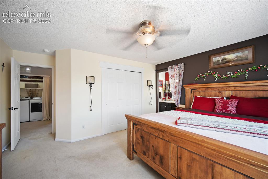Image 19 of 40: Bedroom