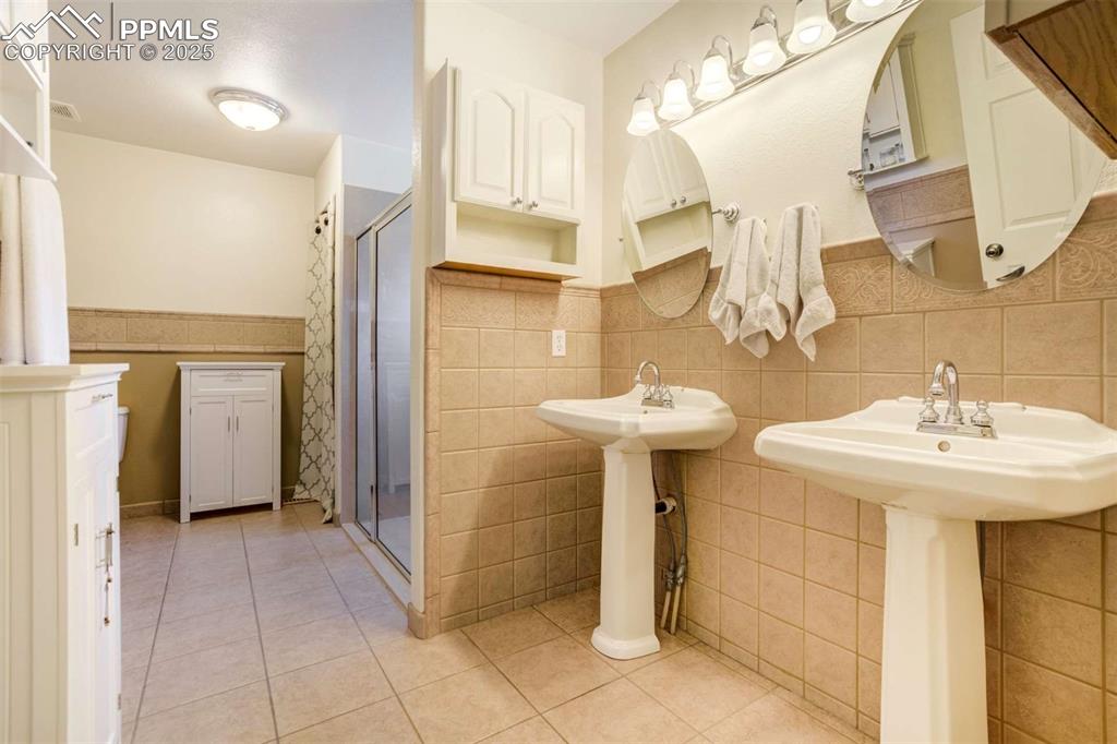 Image 27 of 50: Master Bathroom