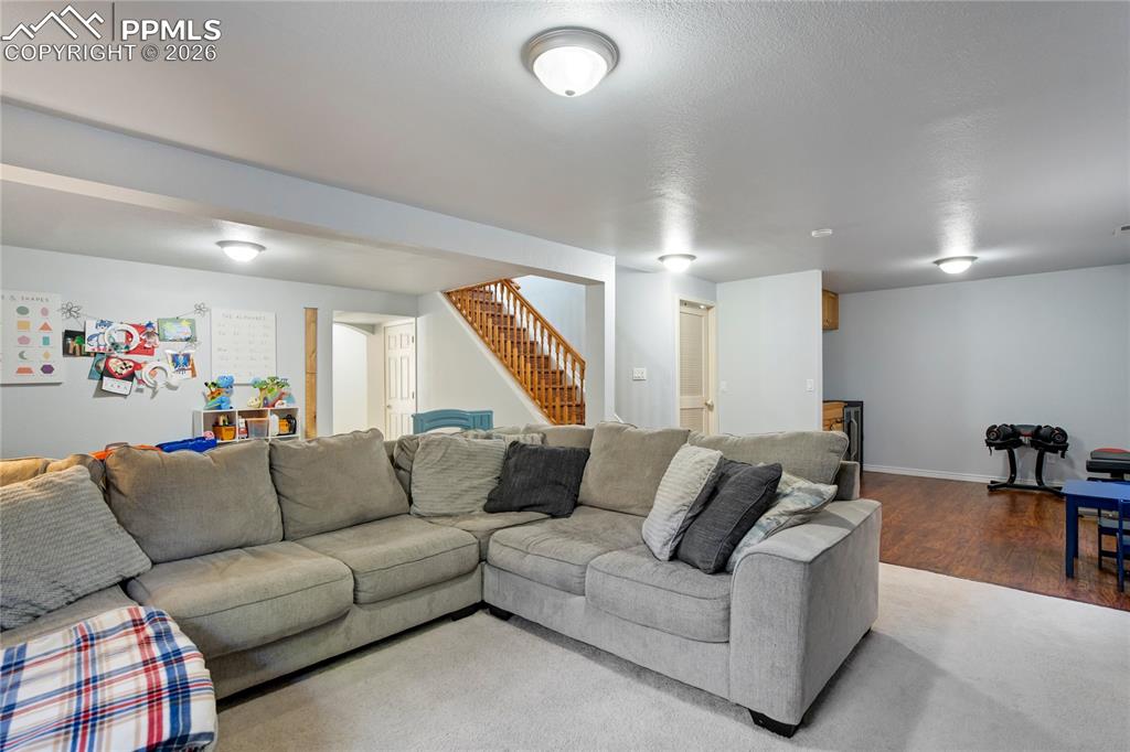 Image 32 of 49: Family Room