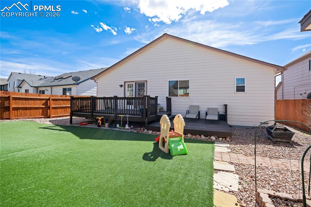 Image 43 of 49: Back of Structure