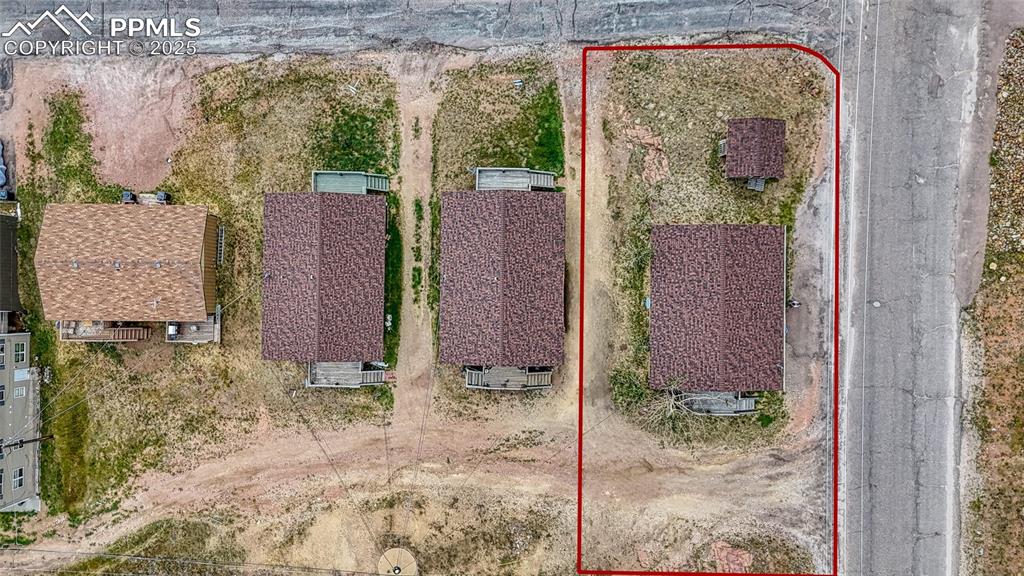 Image 10 of 37: Property lines are approximate and not a survey