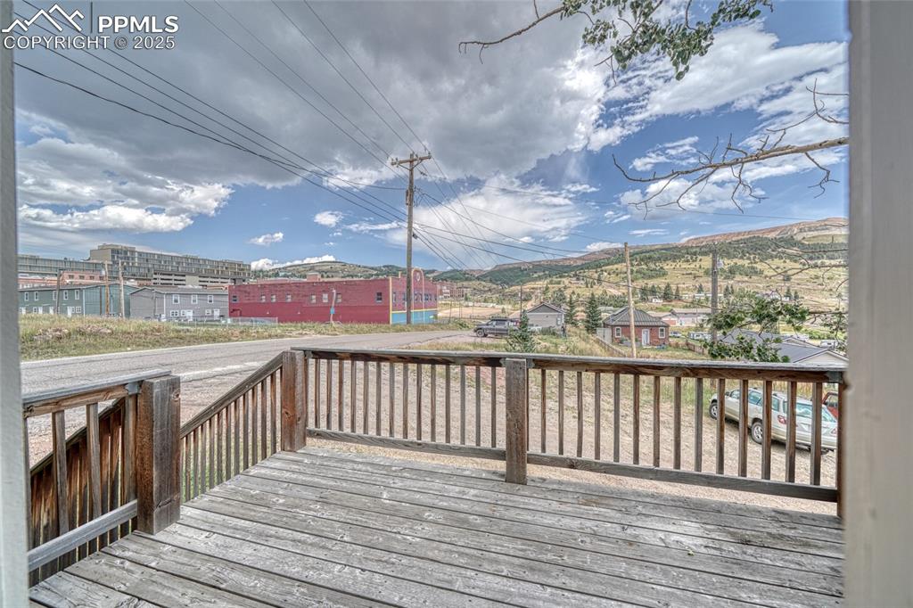 Image 12 of 37: Deck