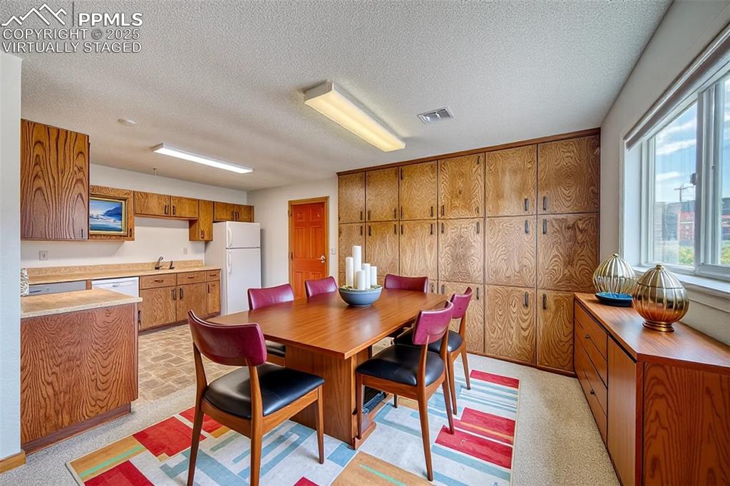 Image 20 of 37: Photo is virtually staged