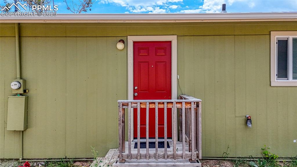 Image 3 of 37: Entry