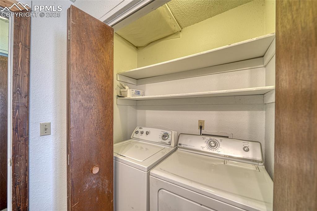 Image 32 of 37: Laundry