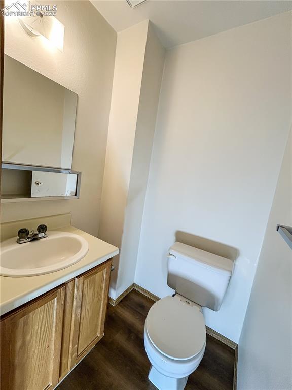 Image 5 of 16: Bathroom