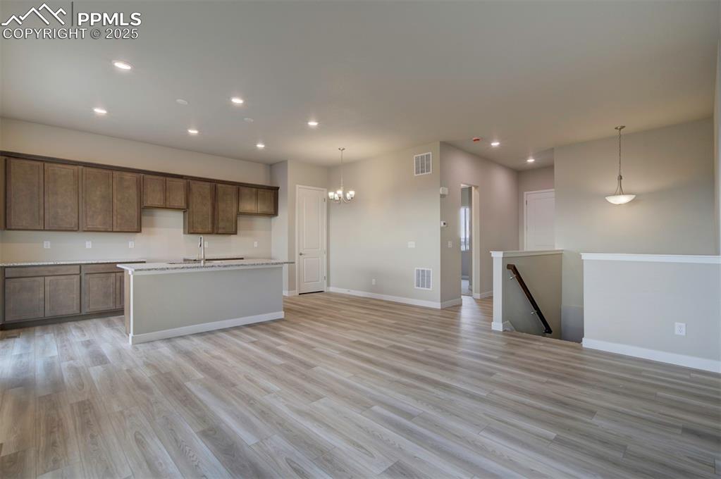 Image 15 of 34: Kitchen