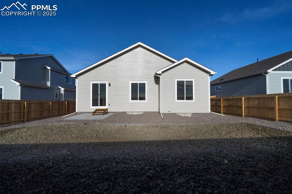 Image 3 of 34: Back of Structure